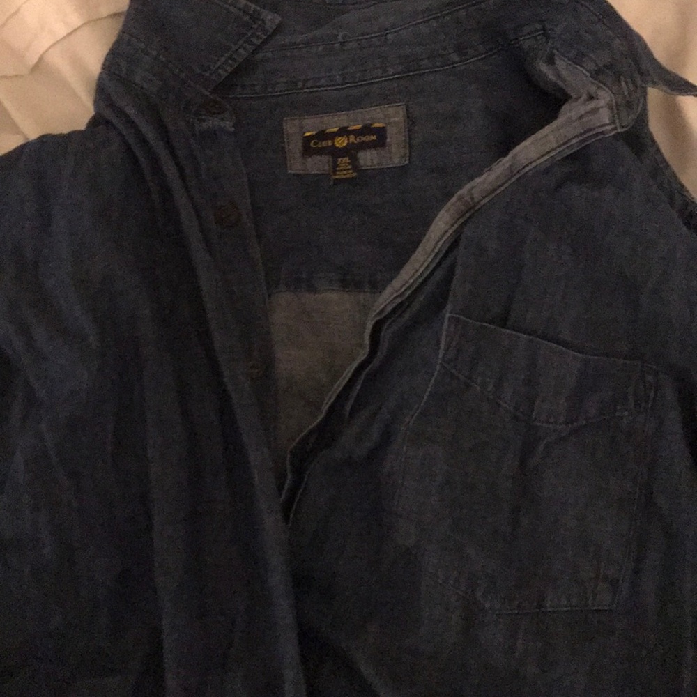 Long sleeve Club Room button down shirt.
